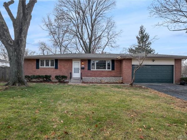 420 Stoneybrook Drive, Kettering, OH 45429