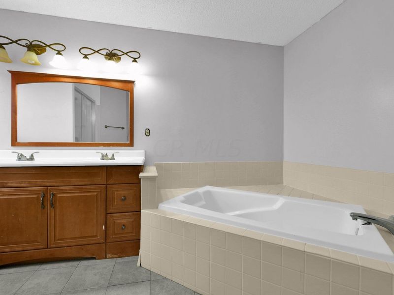 4150 Eagle Head Drive, Columbus, OH 43230 Photo 18