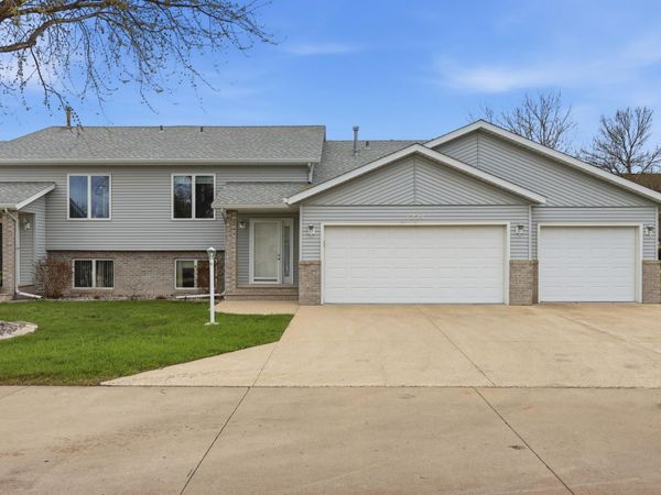 1224 Cedar Way E, West Fargo, ND 58078