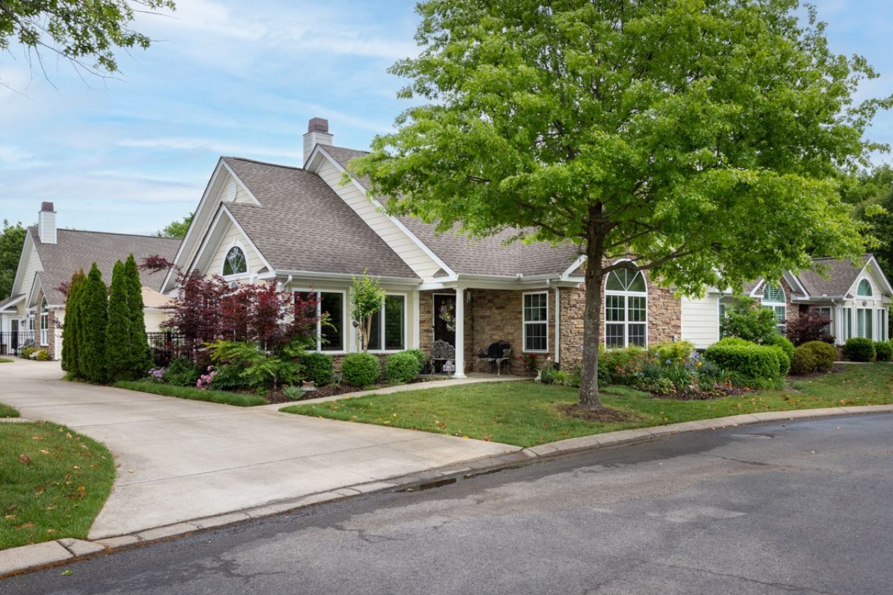 825 Browns Ln, Unit 1001, Gallatin, TN 37066 Main Photo