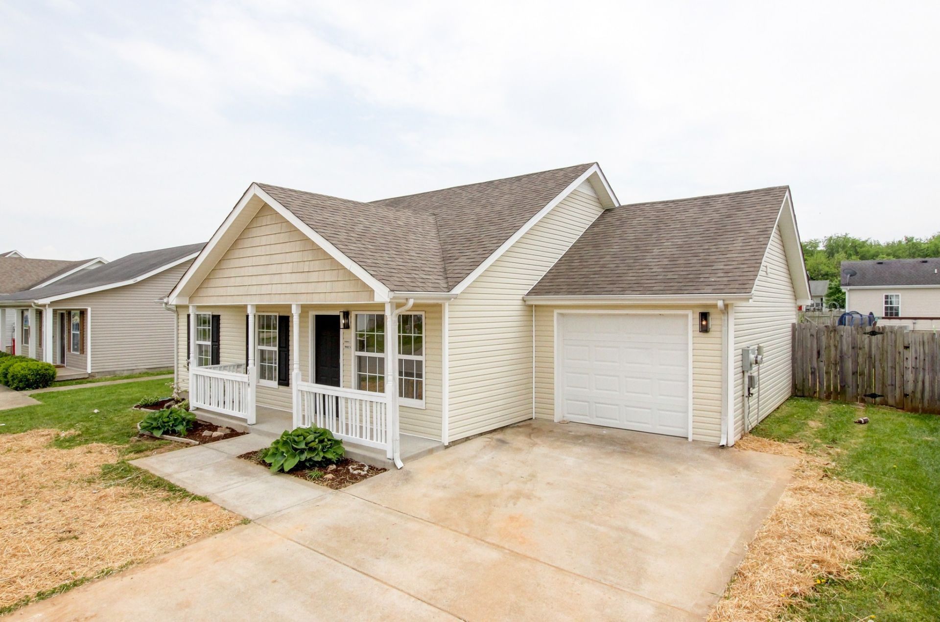 514 Fox Trot Dr, Clarksville, TN 37042 Main Photo
