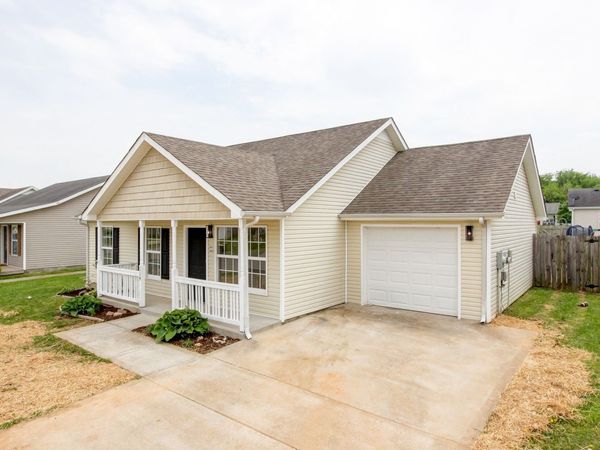 514 Fox Trot Dr, Clarksville, TN 37042