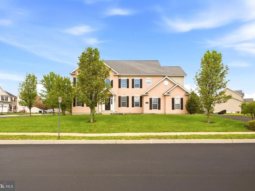 100 Lilac Lane, Gilbertsville, PA 19525 Main Photo