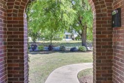 2410 Duncan Street  photo 4