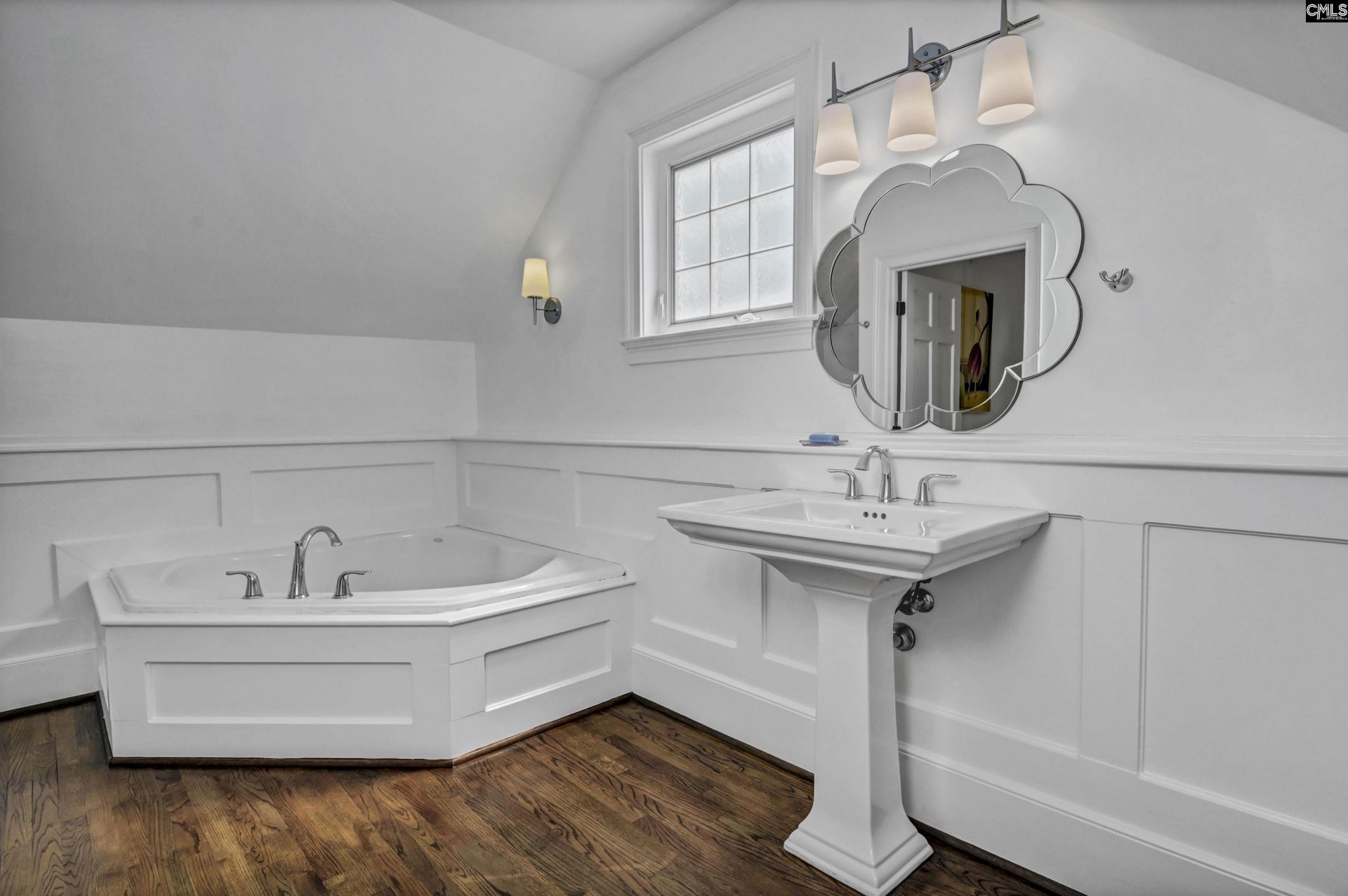 2410 Duncan Street  Photo 42