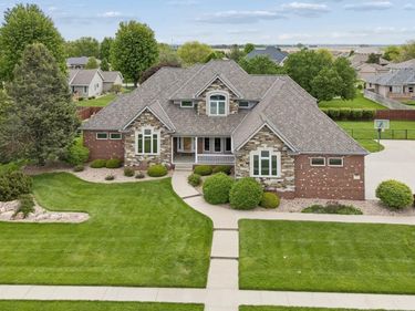 1350 N Bristolwood Drive, Fremont, NE 68025