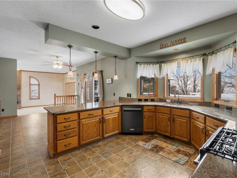 3885 Mount Vernon Boulevard, Barberton, OH 44203 Photo 14