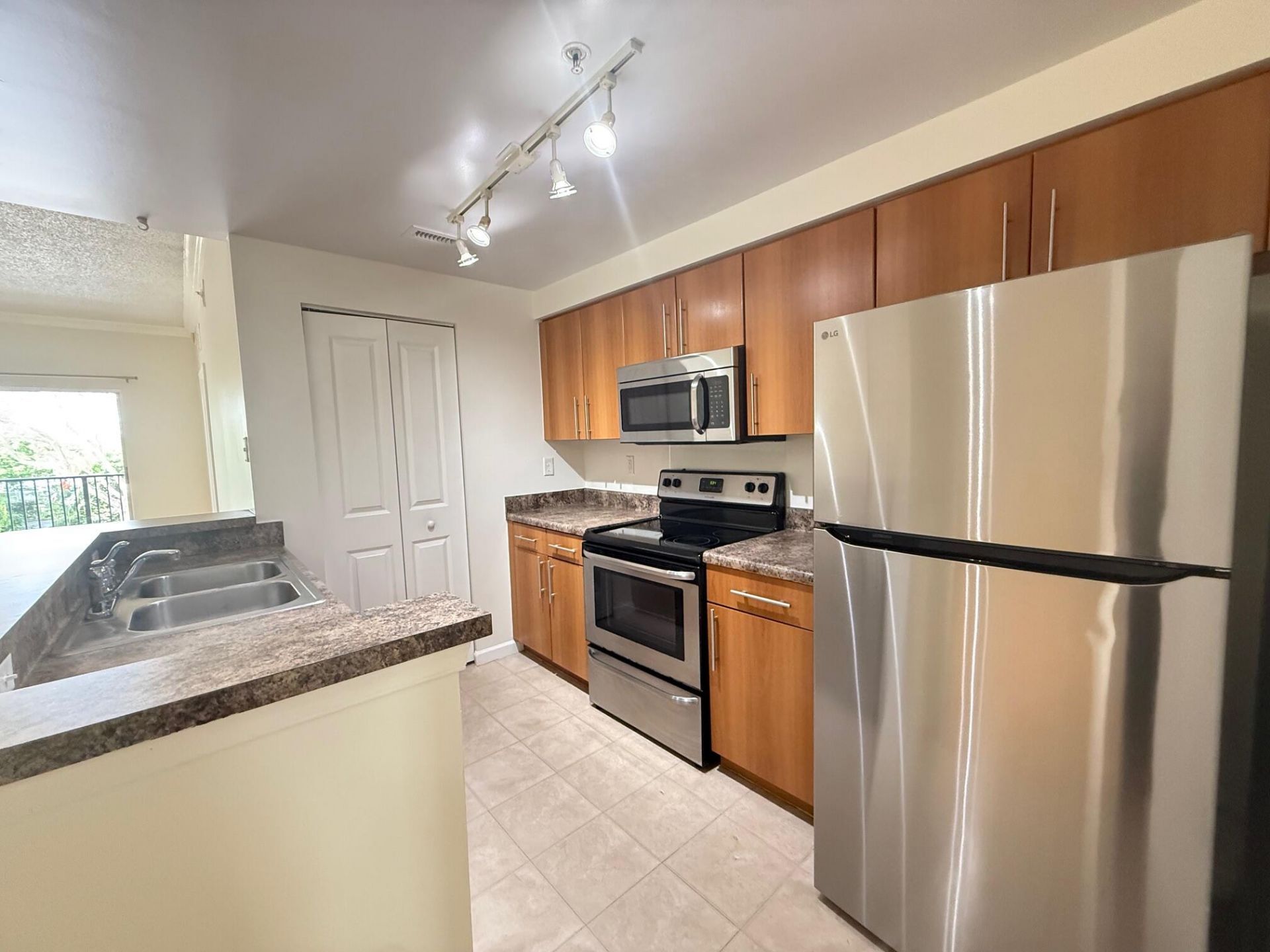 5800 W Sample, Unit 207, Coral Springs, FL 33067 Photo