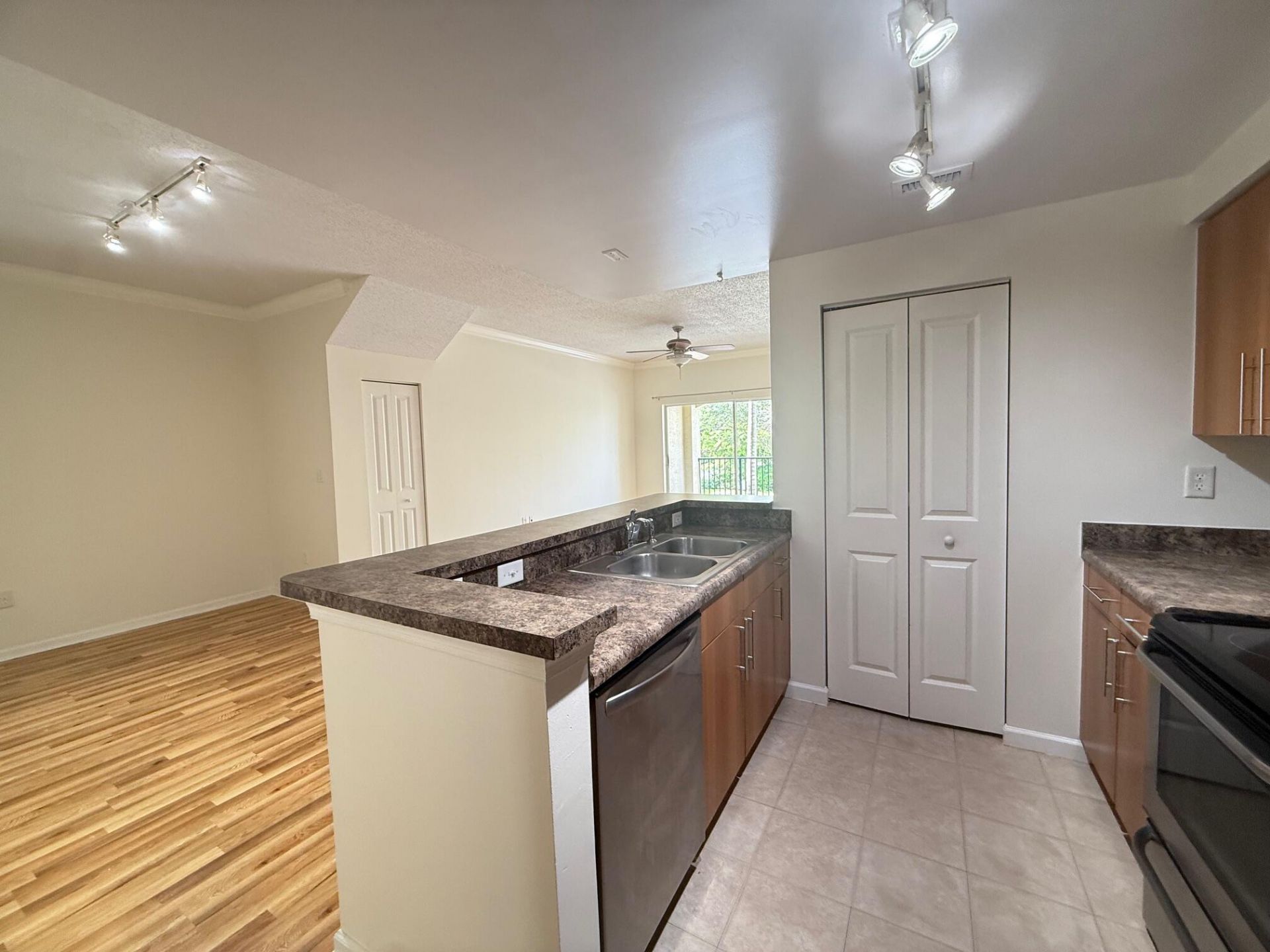 5800 W Sample, Unit 207, Coral Springs, FL 33067 Photo