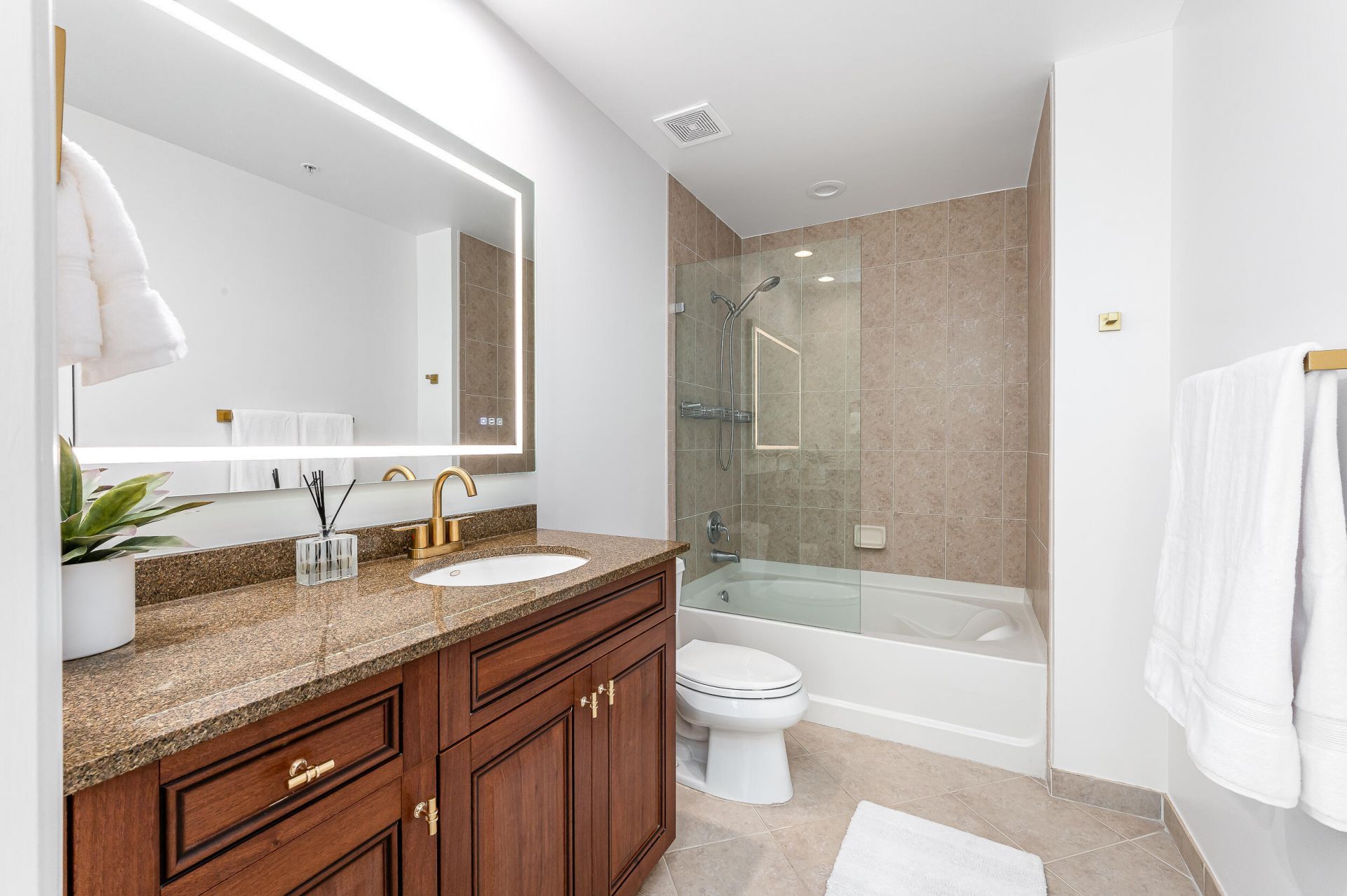 347 N New River Drive E, Fort Lauderdale, FL 33301 Photo