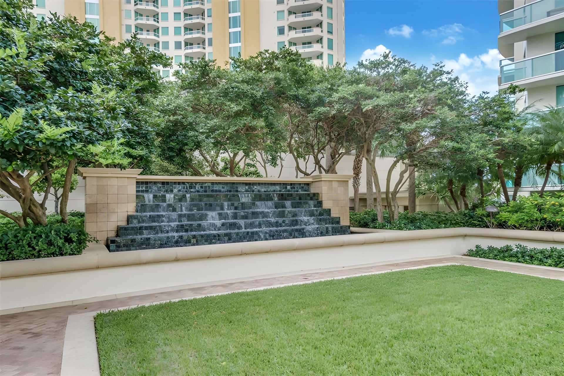 347 N New River Drive E, Fort Lauderdale, FL 33301 Photo