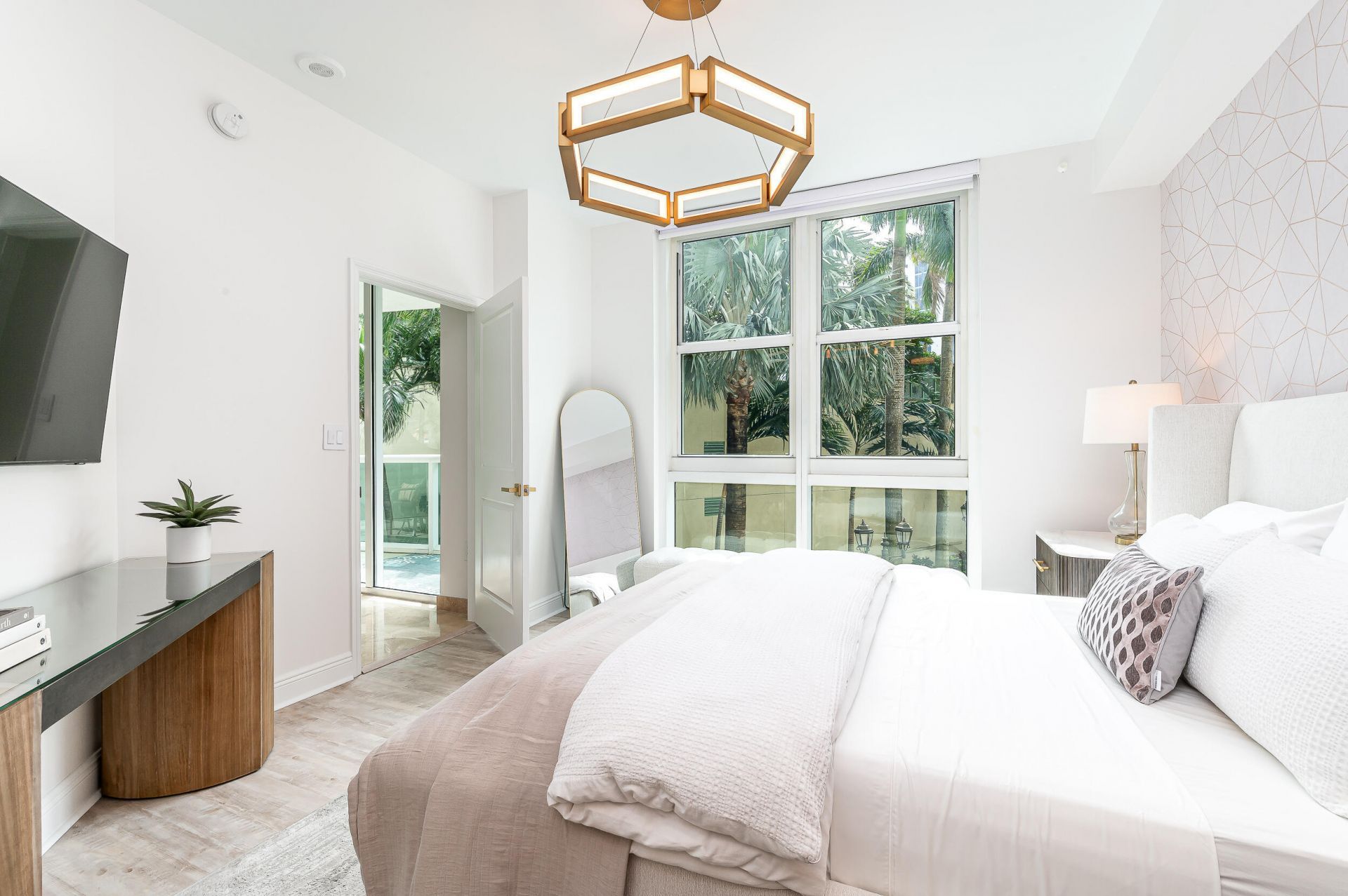 347 N New River Drive E, Fort Lauderdale, FL 33301 Photo