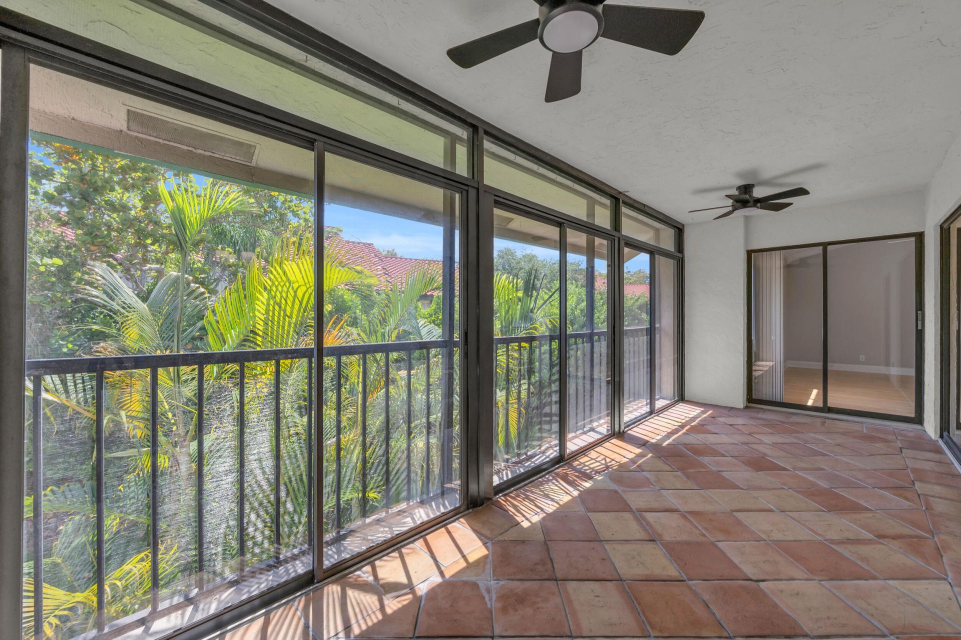 25 Lexington Lane W, Unit F, Palm Beach Gardens, FL 33418 Photo