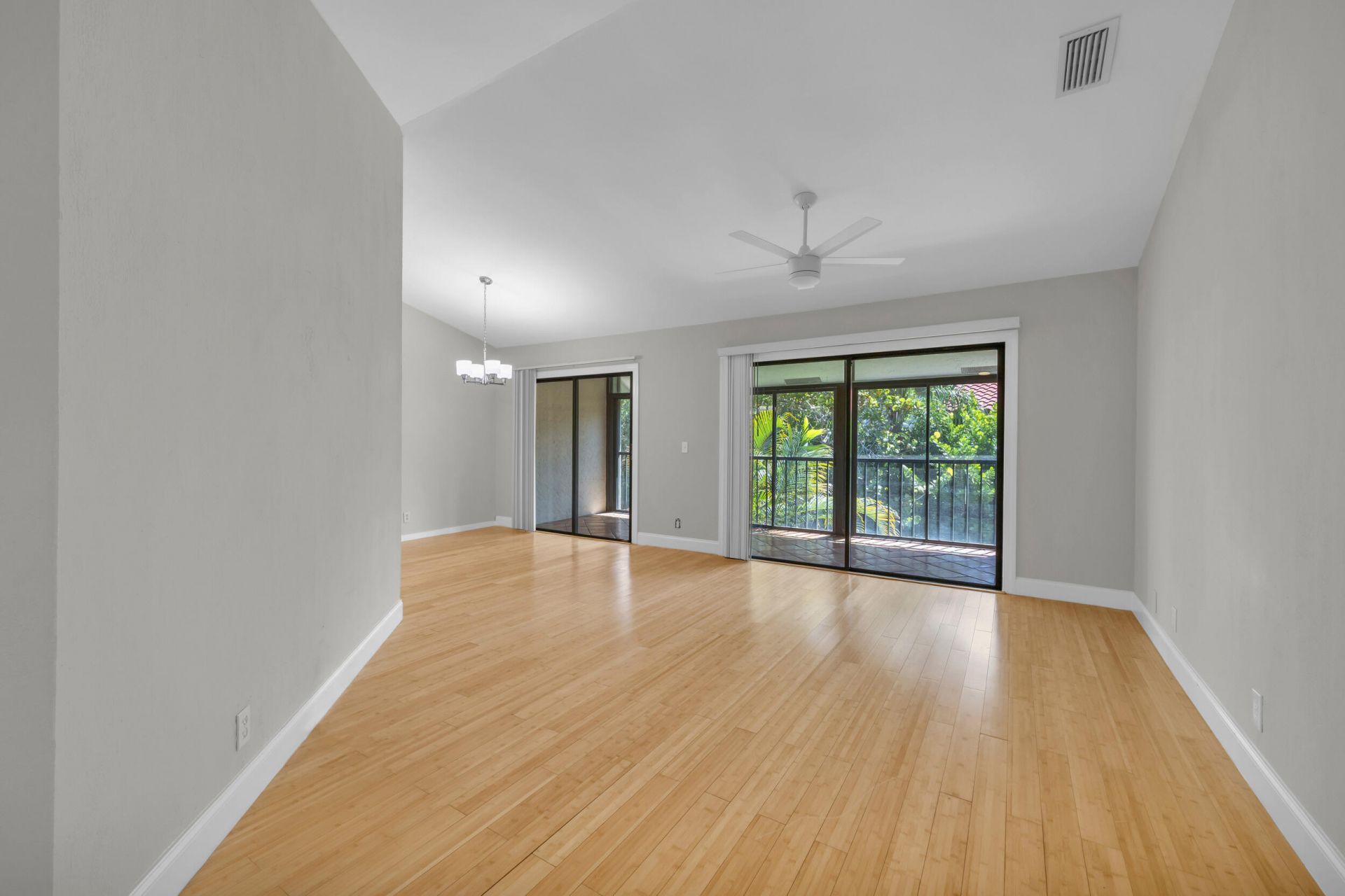 25 Lexington Lane W, Unit F, Palm Beach Gardens, FL 33418 Photo