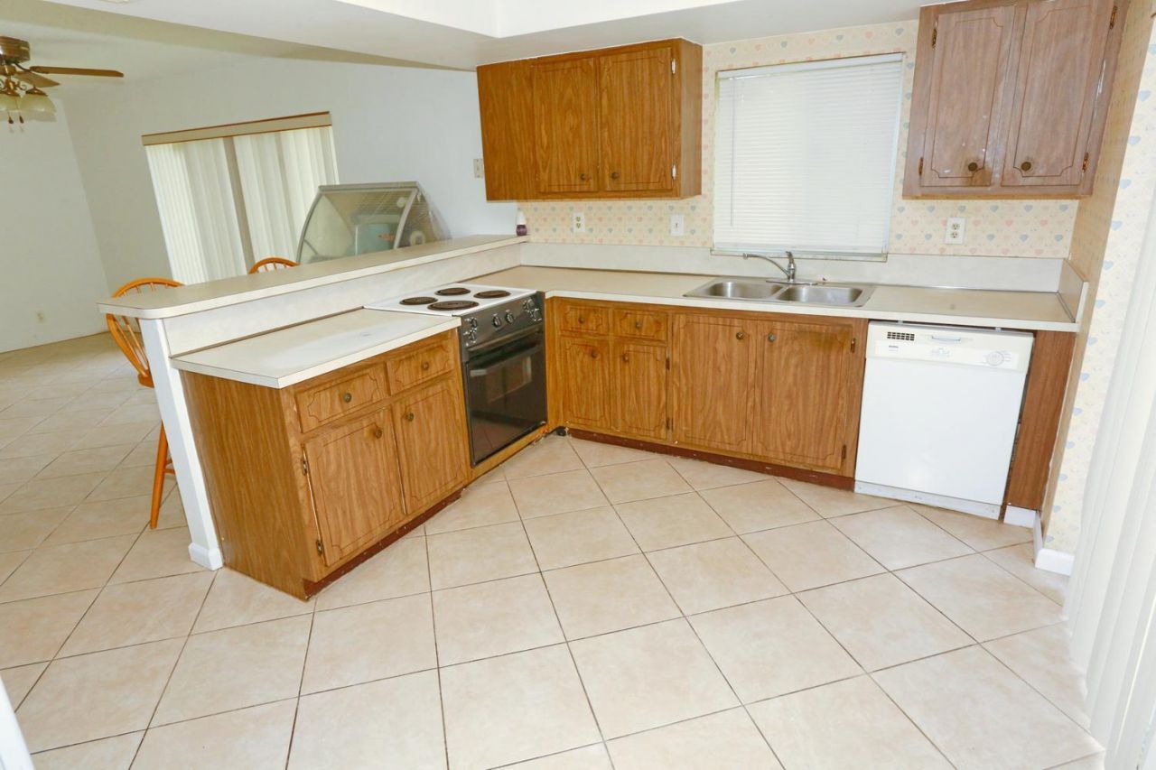 8156 NW 67th Avenue, Tamarac, FL 33321 Photo