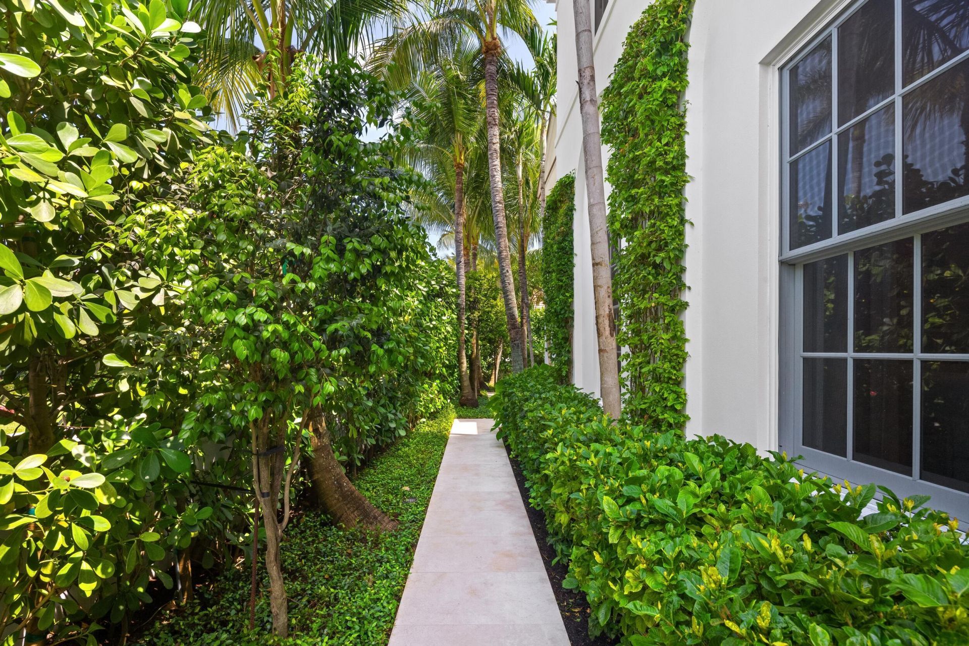 991 N Lake Way, Palm Beach, FL 33480 Photo
