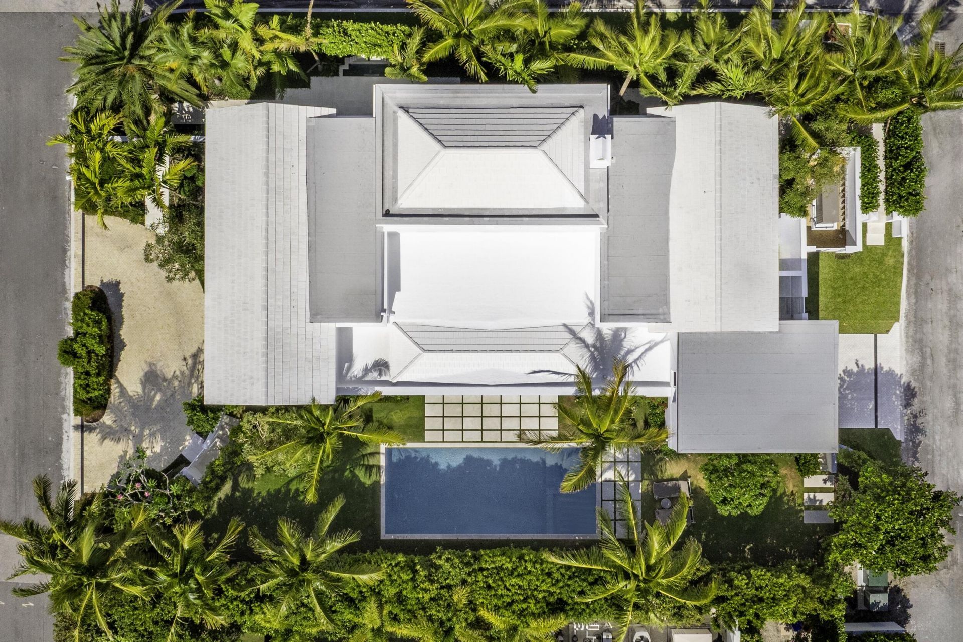 991 N Lake Way, Palm Beach, FL 33480 Photo