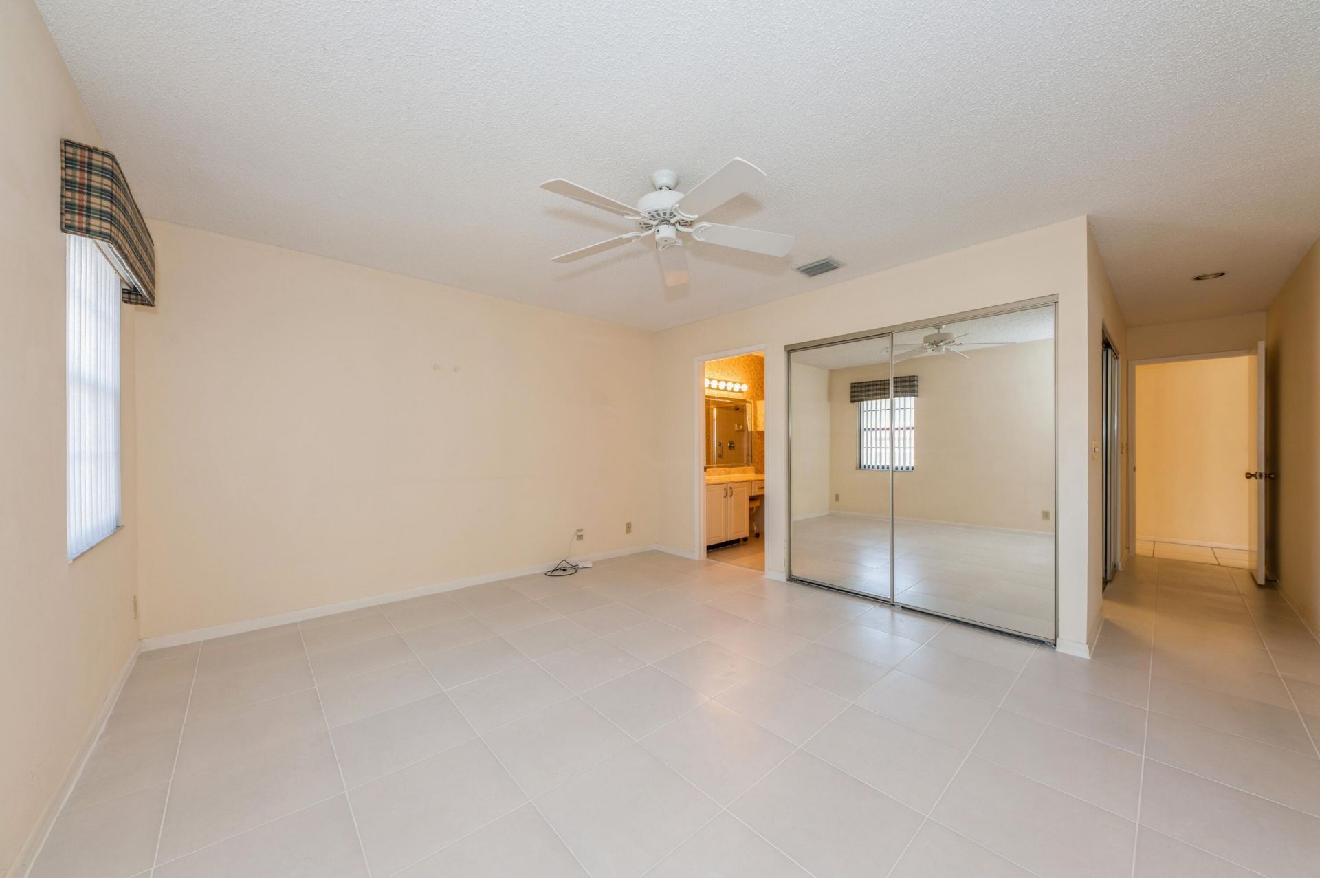 10439 S Circle Lake Drive, Unit 201, Boynton Beach, FL 33437 Photo