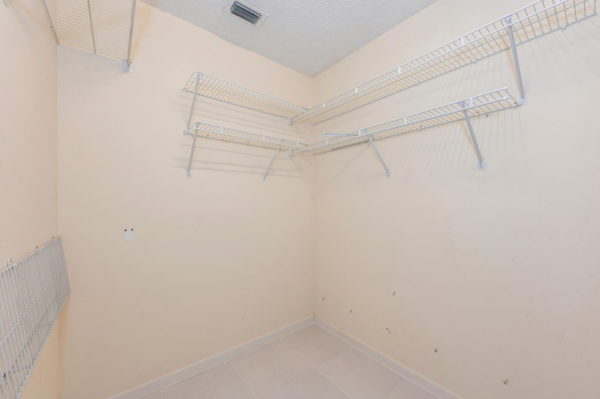 10439 S Circle Lake Drive, Unit 201, Boynton Beach, FL 33437 Photo