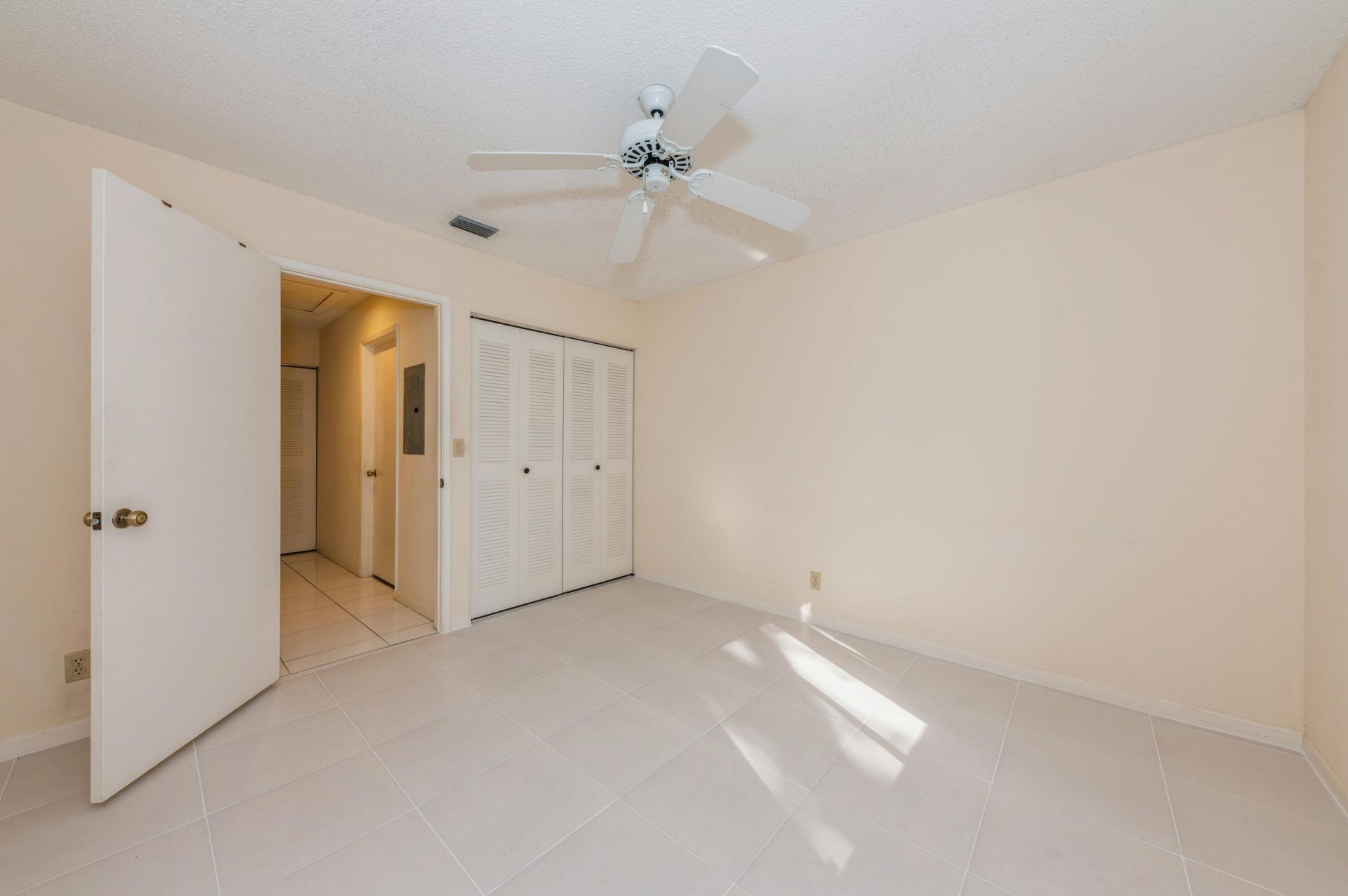 10439 S Circle Lake Drive, Unit 201, Boynton Beach, FL 33437 Photo