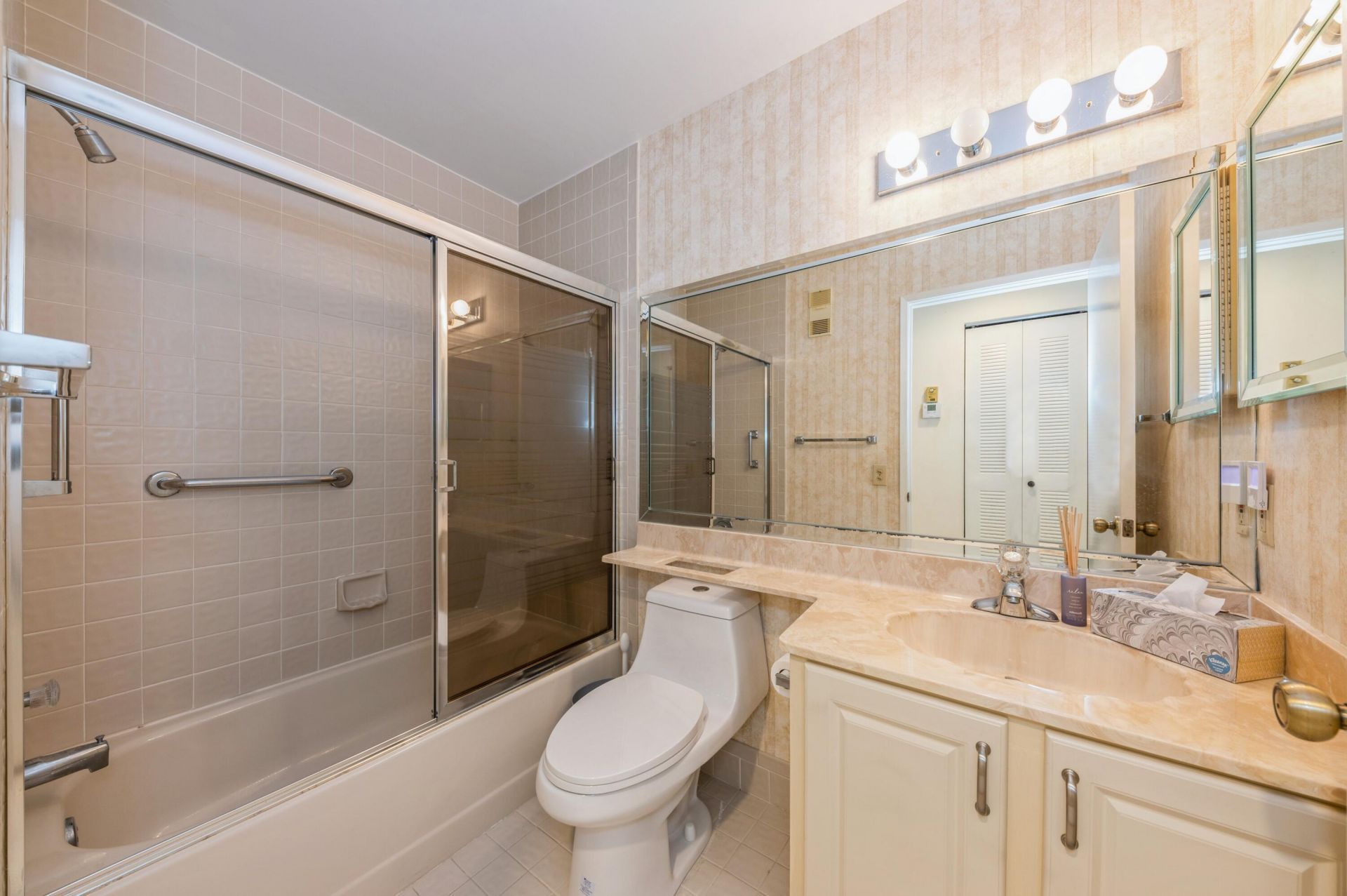 10439 S Circle Lake Drive, Unit 201, Boynton Beach, FL 33437 Photo