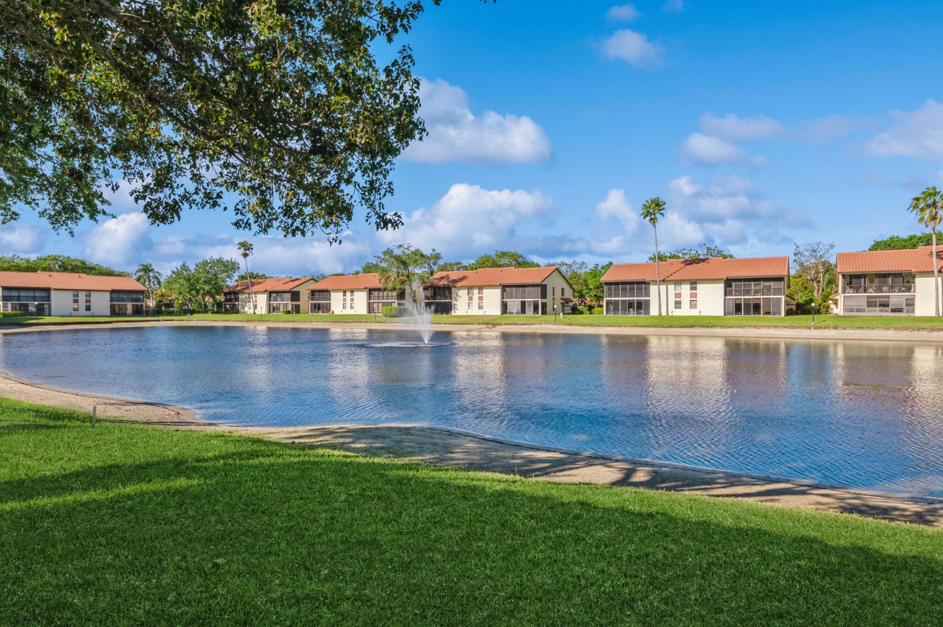 10439 S Circle Lake Drive, Unit 201, Boynton Beach, FL 33437 Photo