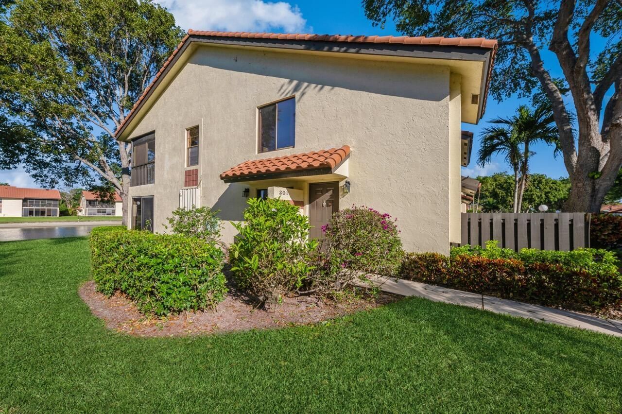 10439 S Circle Lake Drive, Unit 201, Boynton Beach, FL 33437 Photo