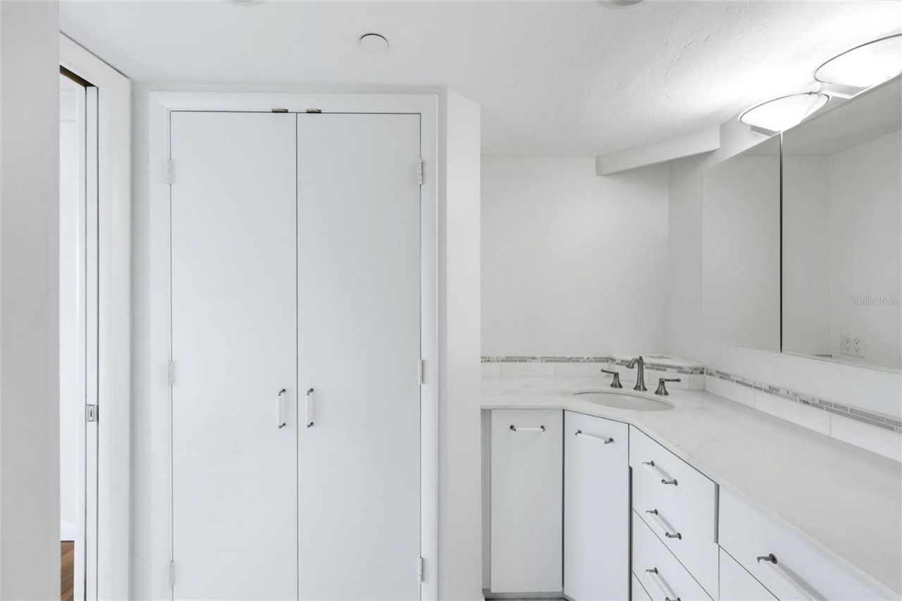 770 S Palm Avenue, Unit 1501, Sarasota, FL 34236 Photo