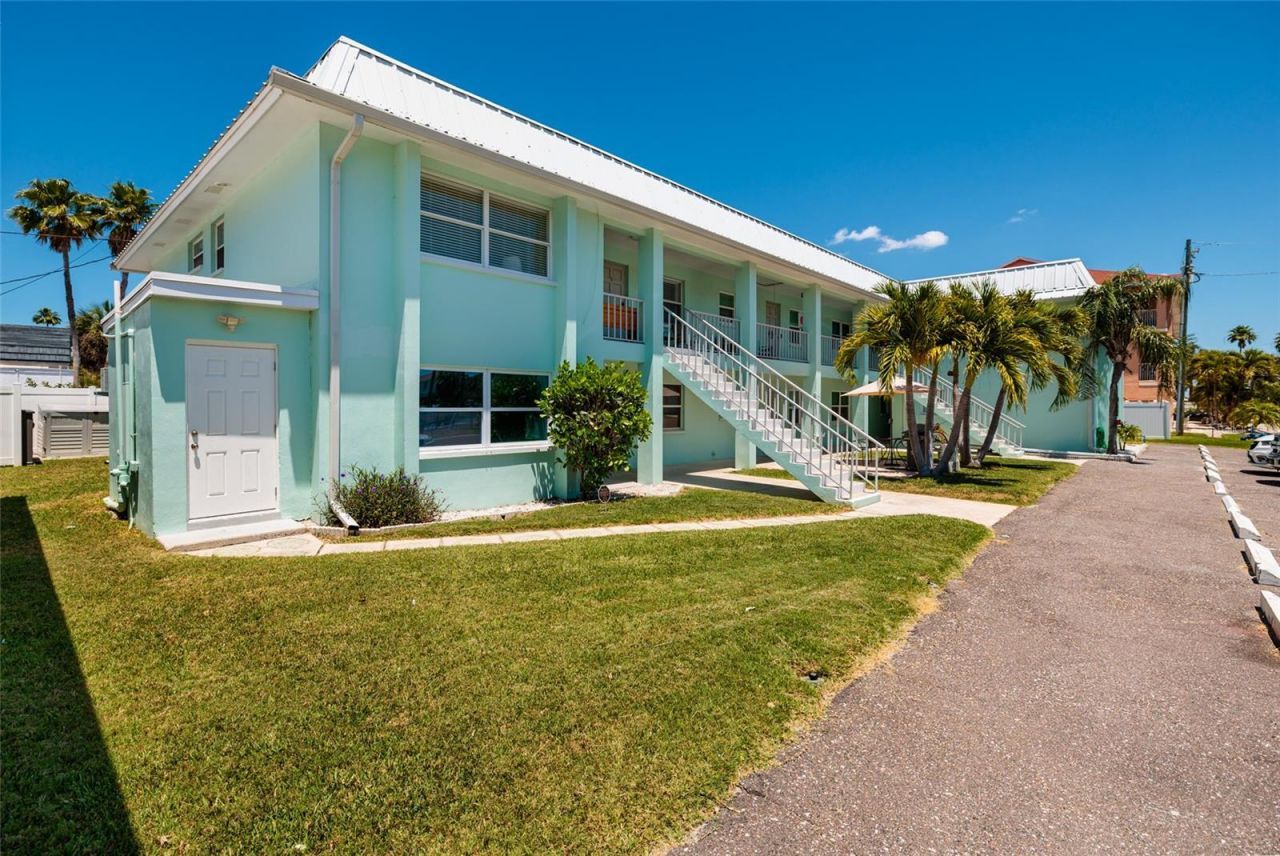 10 164th Avenue, Unit 1, Redington Beach, FL 33708 Photo