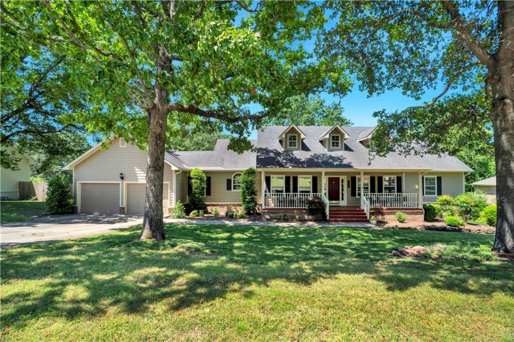 3527 N Dustin Way, Fayetteville, AR 72703 Main Photo