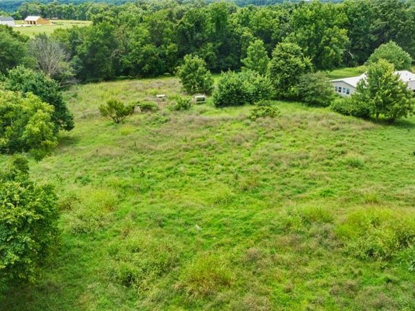 Ravine Street , Cave Springs, AR 72718