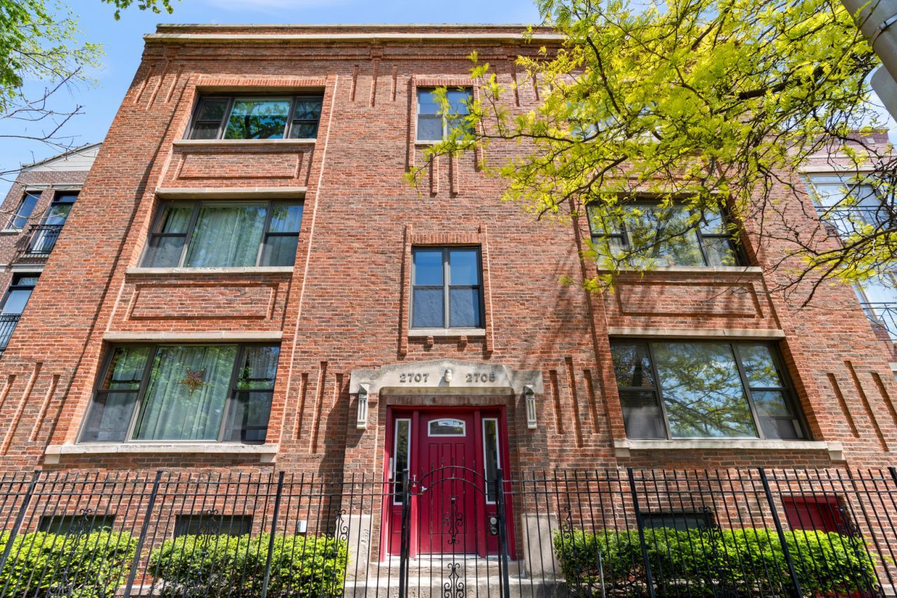 2705 N Campbell Avenue, Unit 3S, Chicago, IL 60647 Main Photo