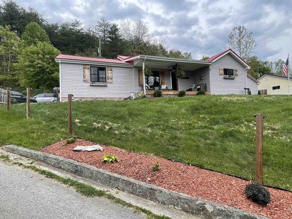 3508 N State Highway 7 , Grayson, KY 41143
