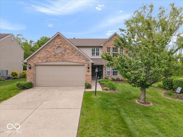 6268 Valleyview Drive , Fishers, IN 46038