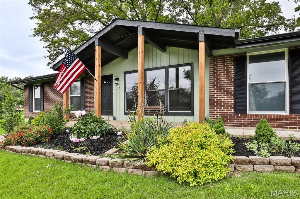 1121 King Carey Drive, Saint Louis, MO 63146 Main Photo