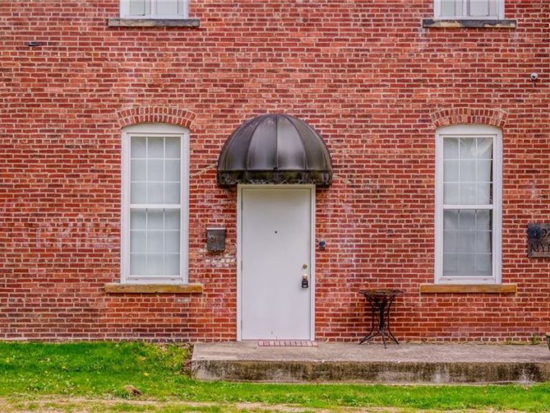 241 Myrtle Street, Ravenna, OH 44266 Photo 1