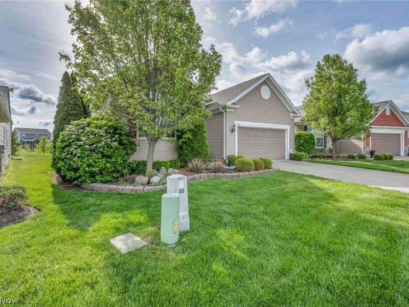 37852 Ashfield Way , North Ridgeville, OH 44039 Photo 2