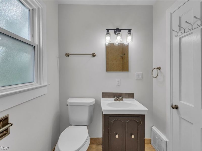 5581 Saxon Drive , Garfield Heights, OH 44125 Photo 17