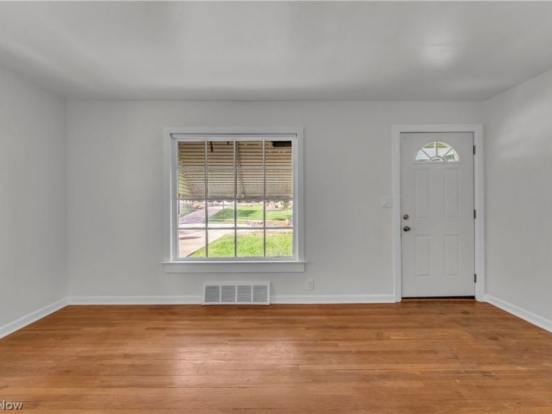 5581 Saxon Drive , Garfield Heights, OH 44125 Photo 3