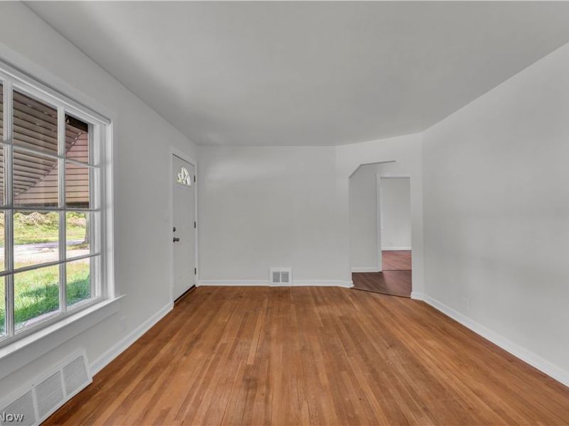 5581 Saxon Drive , Garfield Heights, OH 44125 Photo 5