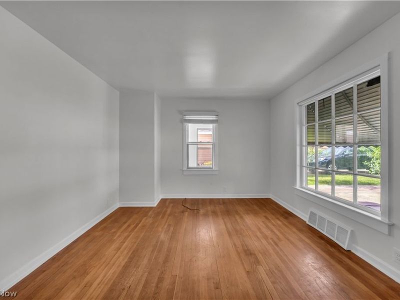 5581 Saxon Drive , Garfield Heights, OH 44125 Photo 6