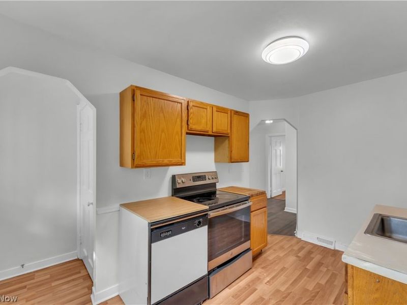 5581 Saxon Drive , Garfield Heights, OH 44125 Photo 7