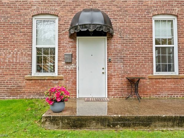 241 Myrtle Street , Ravenna, OH 44266