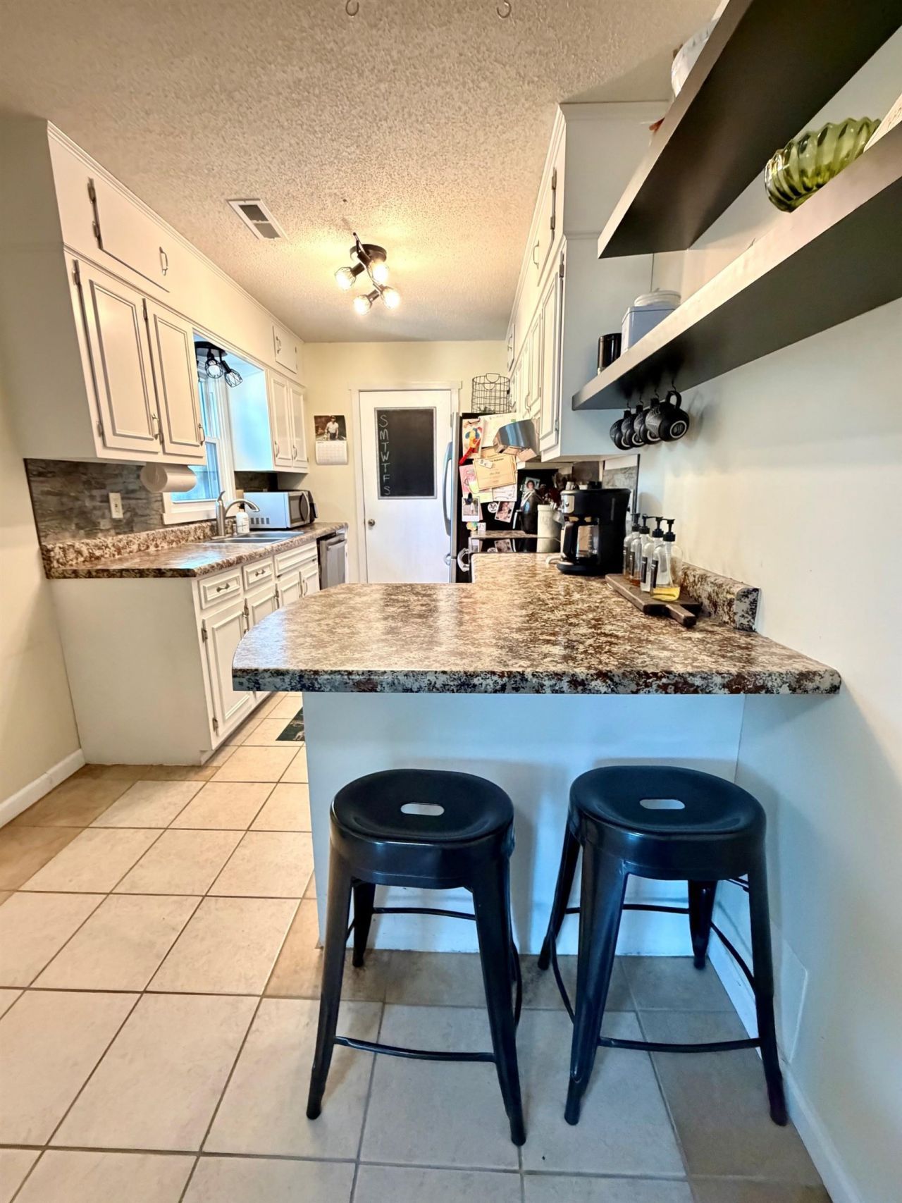 1002 Shem Creek Circle  Photo 4