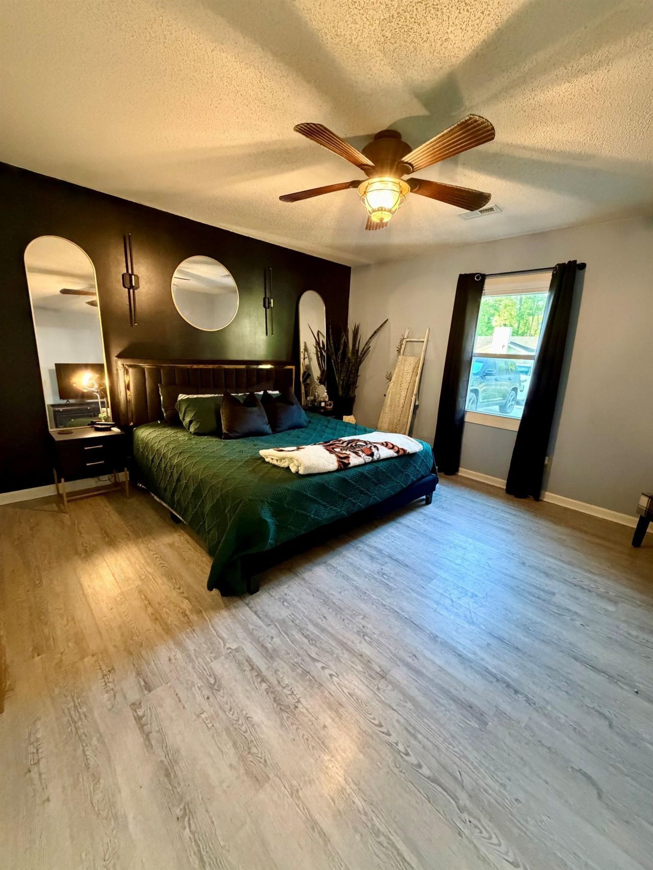 1002 Shem Creek Circle  Photo 5