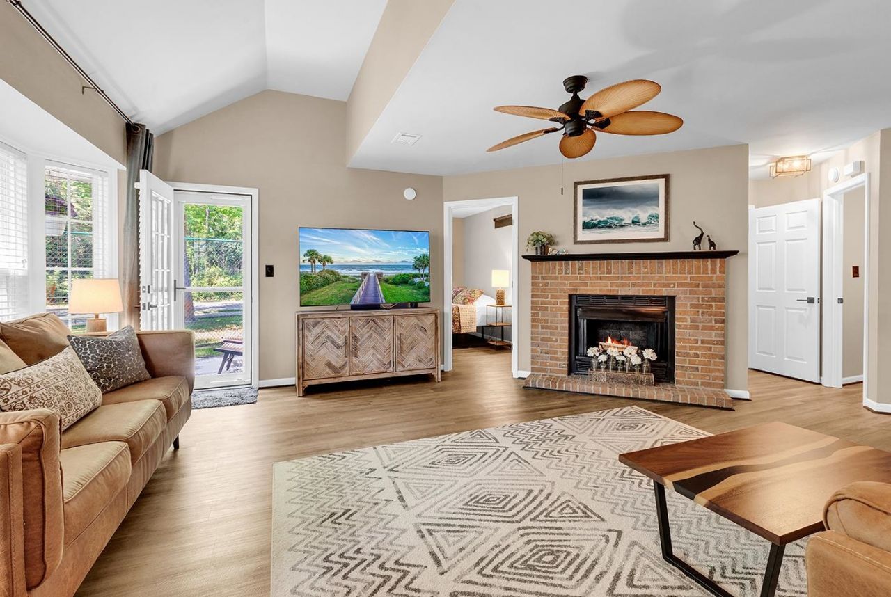1201 Tiffany Ln. Photo 6