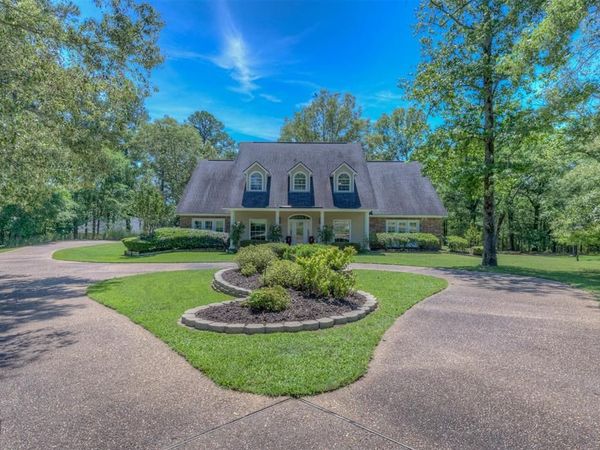 10685 Saint Charles Place, Keithville, LA 71047