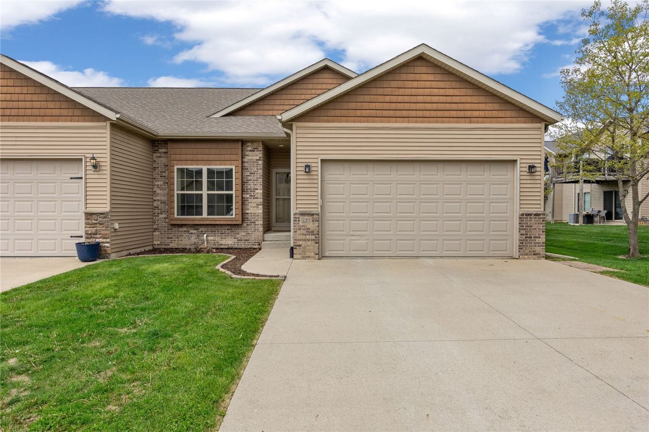 323 Windflower Ln, Solon, IA 52333 Main Photo