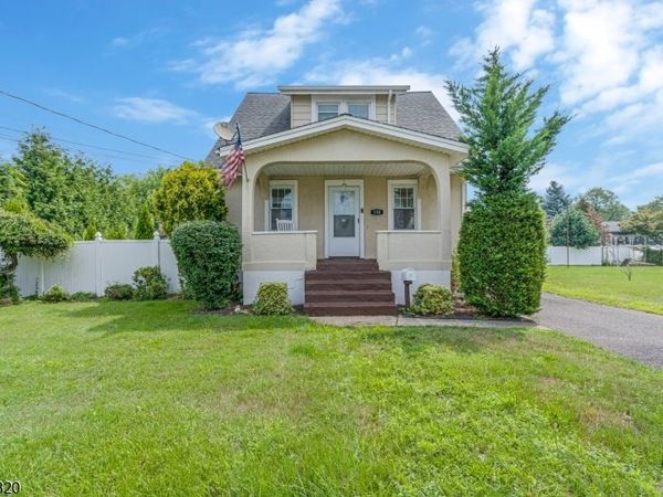 110 Parker St, Middlesex, NJ 08846