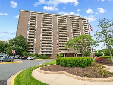 1800 OLD MEADOW ROAD, Unit 903, MCLEAN, VA 22102